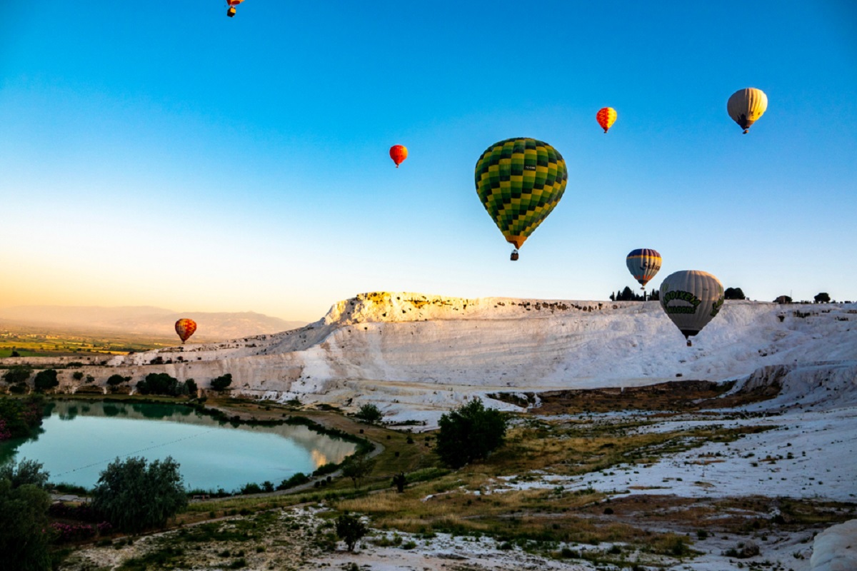 The Ultimate Guide: When is the Best Time to Visit Pamukkale?