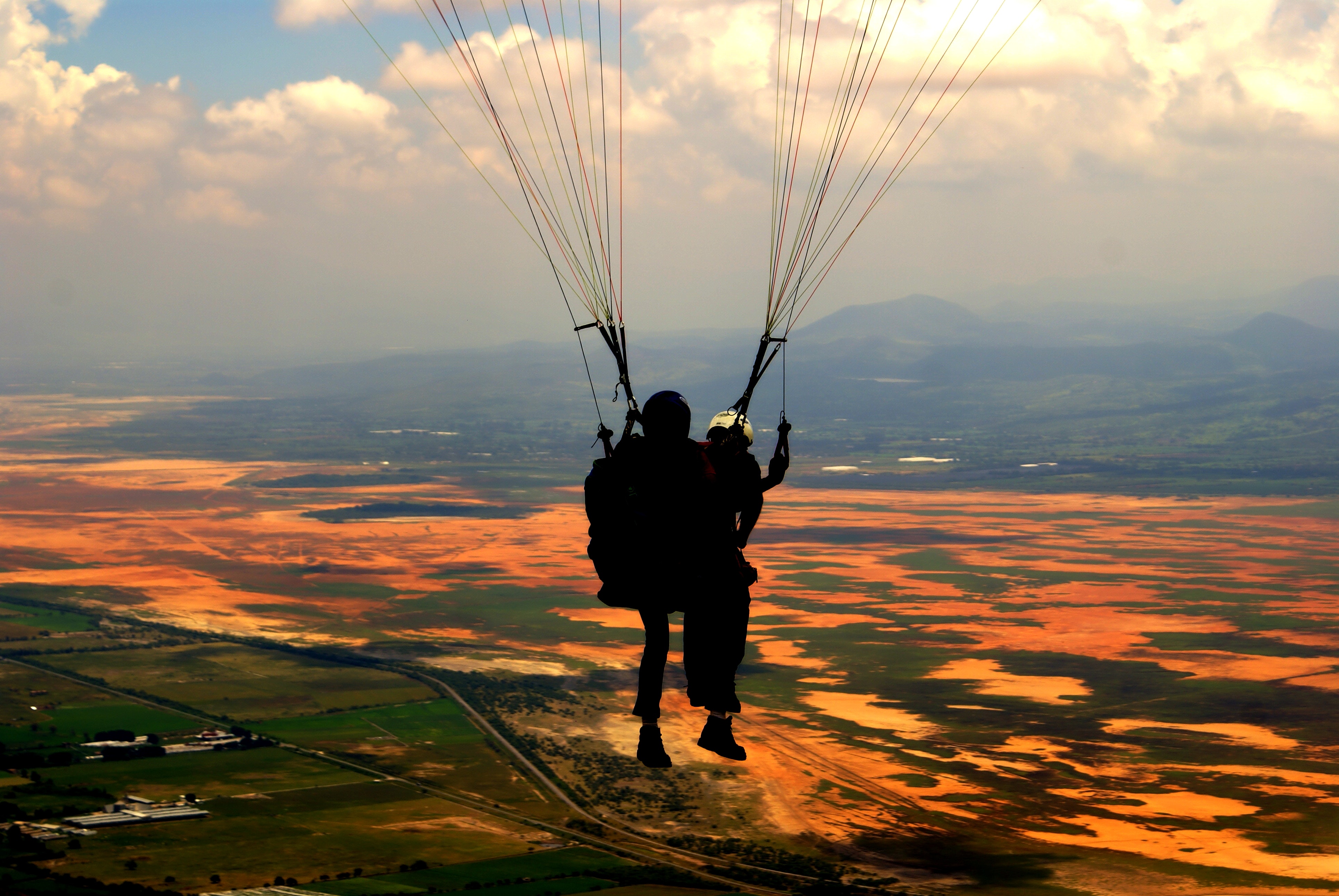 Soar Over Cotton Castles: The Ultimate Guide to Pamukkale Paragliding
