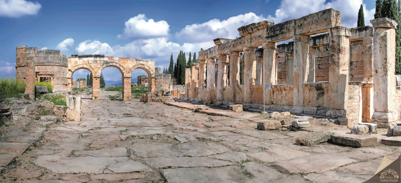 Pamukkale and Hierapolis Cultural Tour with Long Guide
